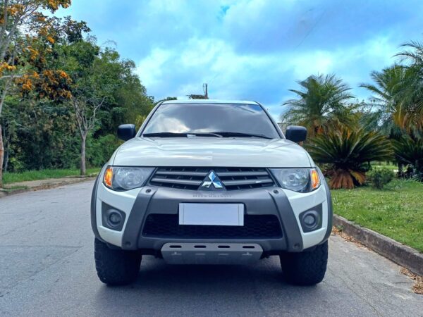 L200 TRITON HLS CHROME ED.  2.4 FLEX - 2017 - Image 3