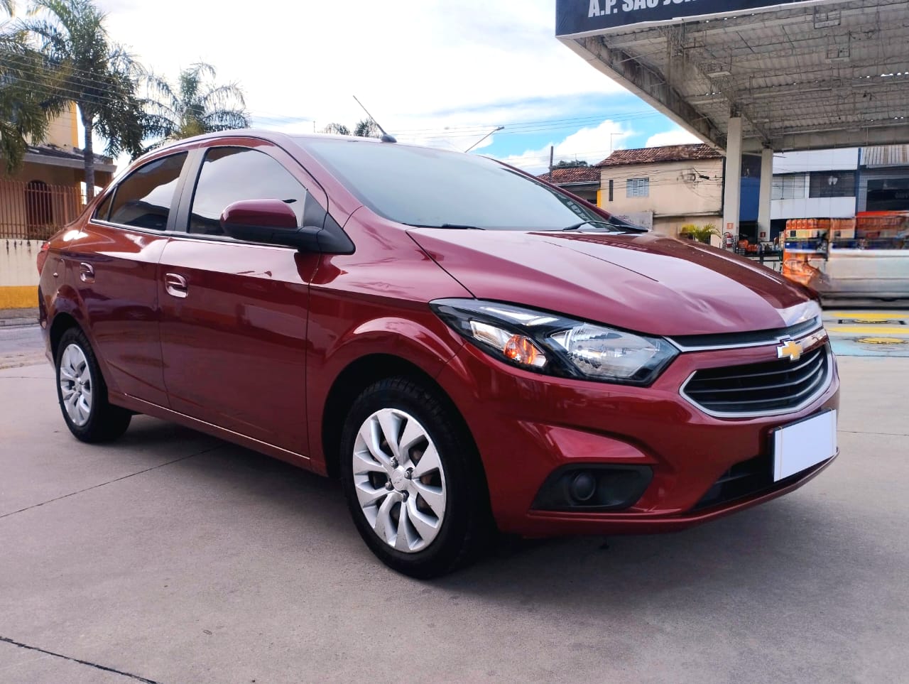 Chevrolet Prisma LT 1.4 Flex Câmbio manual Ano 2018 Vermelho metálico apenas 79.000km Completo ABAIXO DA TABELA! ÚNICO DONO, REVISADO, DOCUMENTAÇÃO EM DIA E PERÍCIA CAUTELAR APROVADA! COM APENAS ALGUNS DETALHES DE USO NA PINTURA.