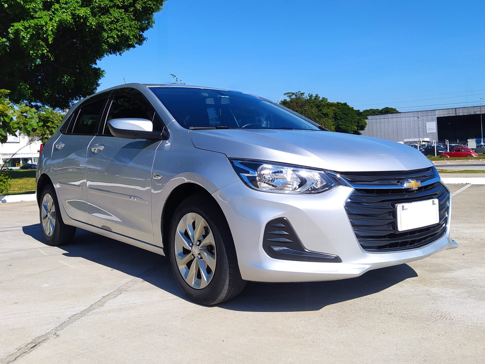 "Descubra o Chevrolet Onix LT 1.0 Turbo 2021 na Facilita Autos: Um Veículo Impecável, Completo e com Procedência Garantida para sua Total Tranquilidade!