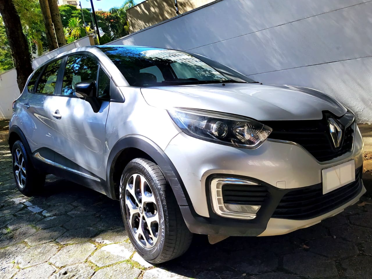 Renault Captur Intense 1.6 Flex Automática 2020 Prata - Impecável e Perícia Aprovada - Facilita Autos Jacareí