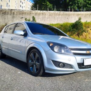 🚀 SUPER OFERTA EM JACAREÍ! 🚀 Você busca um hatch esportivo, completo e com um preço INACREDITÁVELMENTE abaixo da Tabela FIPE? Acaba de encontrar o seu próximo carro! Apresentamos este Vectra GT-X 2.0 Flex Manual 2010 na cor prata, pronto para te levar com estilo e conforto por Jacareí e região. UM VERDADEIRO ACHADO: PREÇO IMBATÍVEL: Apenas R$ 32.800 (Tabela FIPE: R$ 37.840)! Uma economia de mais de R$ 5.000!