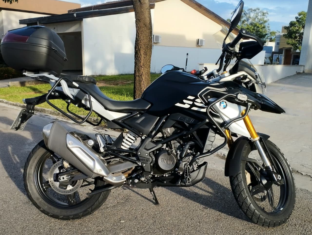 BMW G310 GS - 2023 - Preta - 8.000 km - Único Dono
