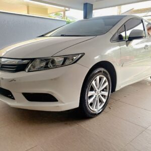 A Facilita Autos apresenta este icônico Honda Civic LXS 2014. Um sedan que une elegância e durabilidade, com um conjunto mecânico que recebeu atenção especial para esta venda.