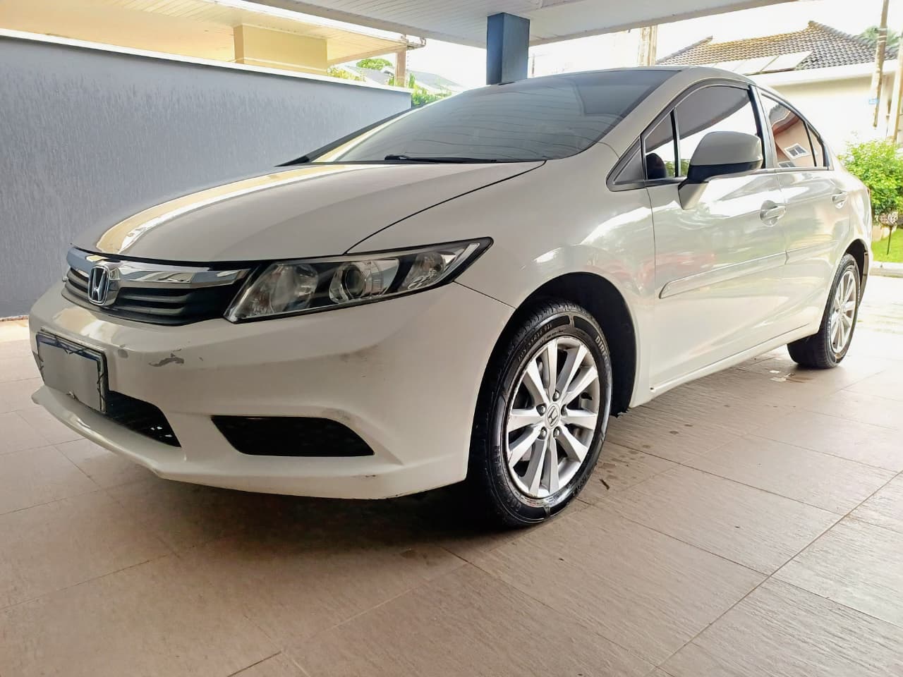 A Facilita Autos apresenta este icônico Honda Civic LXS 2014. Um sedan que une elegância e durabilidade, com um conjunto mecânico que recebeu atenção especial para esta venda.