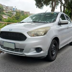 A Facilita Autos apresenta o Ford Ka SE 2015, um hatch moderno e funcional. Esta unidade é ideal para quem prioriza o ano do veículo e a manutenção mecânica em dia, com um investimento reduzido.