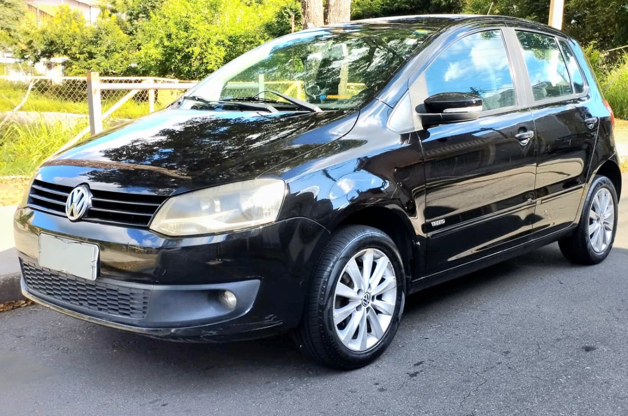 A Facilita Autos apresenta o VW Fox 1.6 GII 2011, um hatch que une a praticidade urbana com o vigor do motor 1.6 da Volkswagen. Este veículo se destaca pelo excelente estado de conservação mecânica e pelo histórico de manutenção recente.