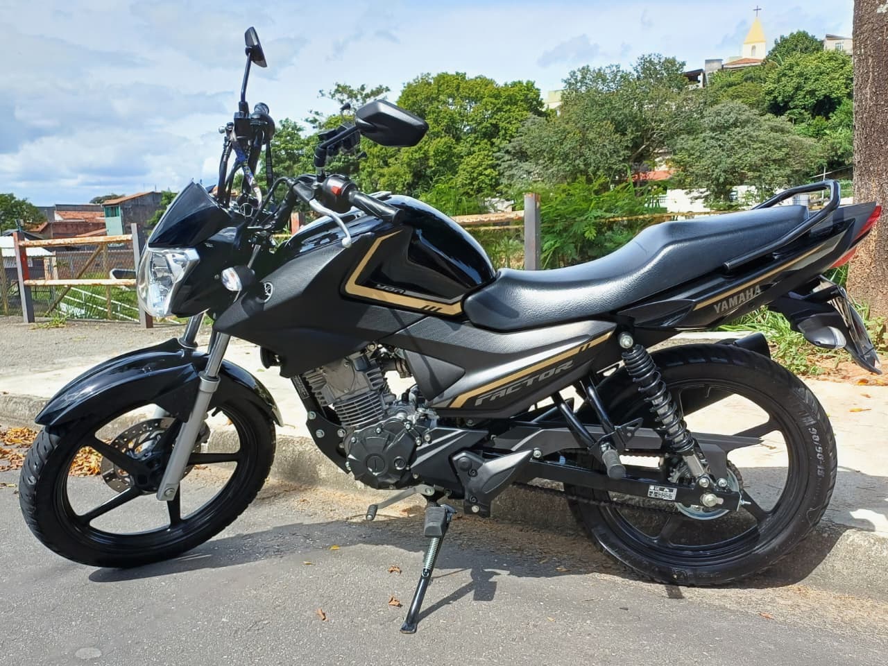 A Facilita Autos apresenta esta excelente Yamaha Factor 150 ED 2024. Ideal para o uso urbano diário, esta unidade destaca-se pelo estado de conservação rigorosamente novo e pela baixa quilometragem.