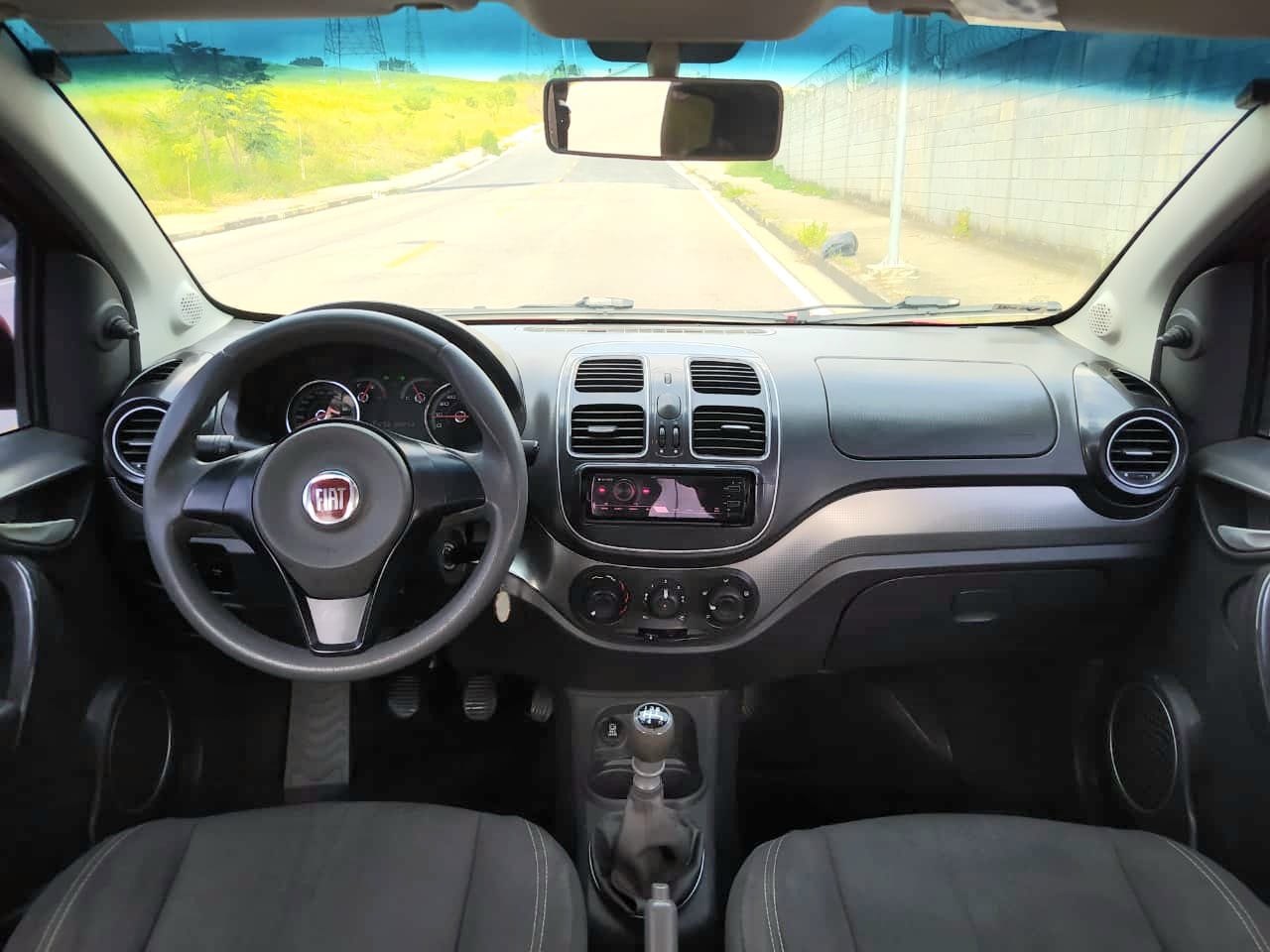 Fiat Grand Siena Attractive 1.4 2013: Sedan Completo - Imagem 12