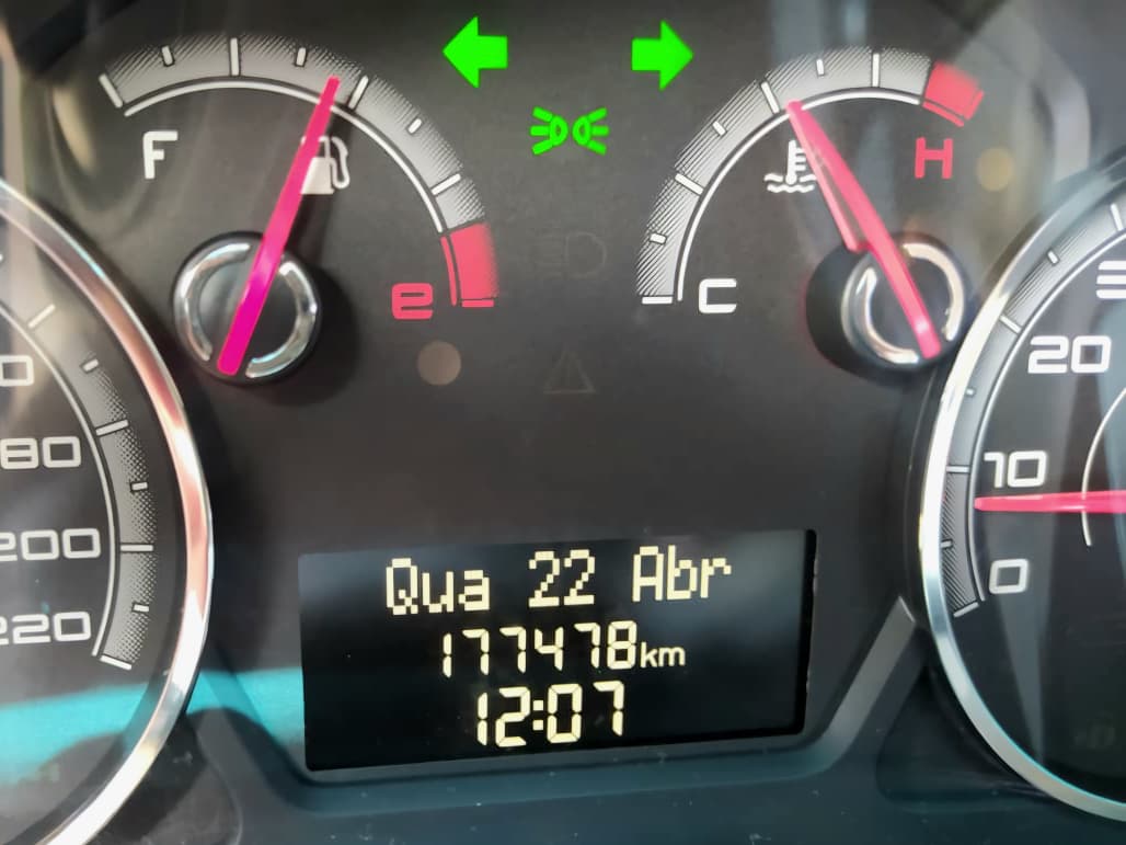 Fiat Grand Siena Attractive 1.4 2013: Sedan Completo - Imagem 14