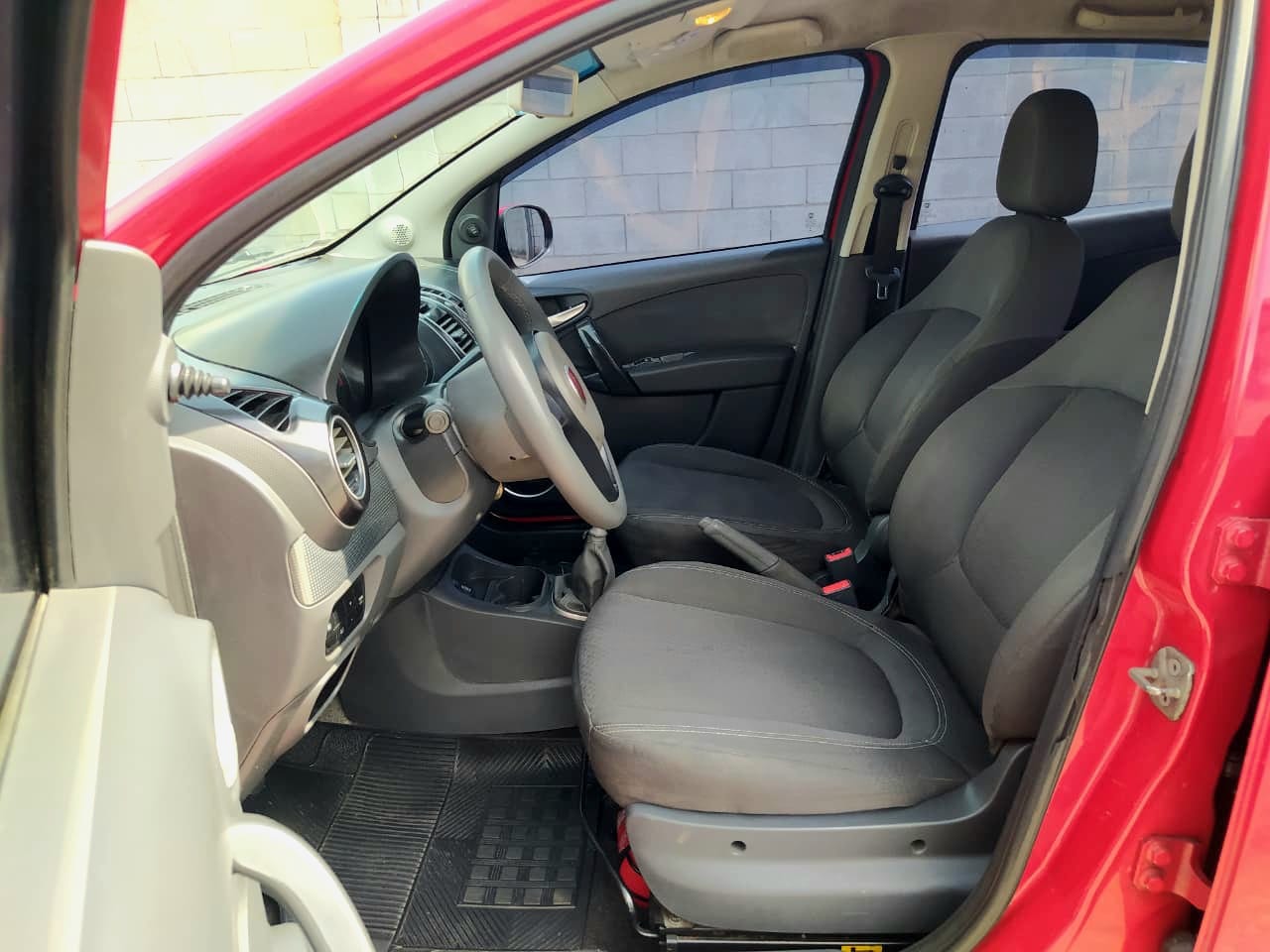 Fiat Grand Siena Attractive 1.4 2013: Sedan Completo - Imagem 11
