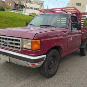 A Facilita Autos orgulhosamente apresenta esta Ford F1000 Super Série, equipada com o lendário e cobiçado motor MWM 3.9 Turbo Diesel. Além disso, convidamos você a conhecer nosso estoque de utilitários em Jacareí. Este veículo representa o ápice da robustez nacional, sendo uma das caminhonetes mais respeitadas por colecionadores e entusiastas do motor diesel pela sua longevidade e baixíssimo custo de manutenção.
