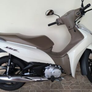 A Facilita Autos apresenta a Honda Biz 125 Flex 2024, a parceira ideal para quem busca agilidade e economia urbana. Esta unidade específica destaca-se pela quilometragem baixíssima e pelo estado de conservação rigorosamente novo.