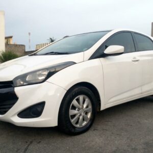 A Facilita Autos apresenta uma excelente oportunidade para quem busca o equilíbrio perfeito entre desempenho e custo-benefício: o Hyundai HB20 Comfort Plus 1.6 2014. Este hatch é amplamente reconhecido no mercado brasileiro por seu design moderno, baixo custo de manutenção e pela agilidade proporcionada pelo motor 1.6 de 128cv, que entrega uma experiência de condução muito superior à versão de entrada.