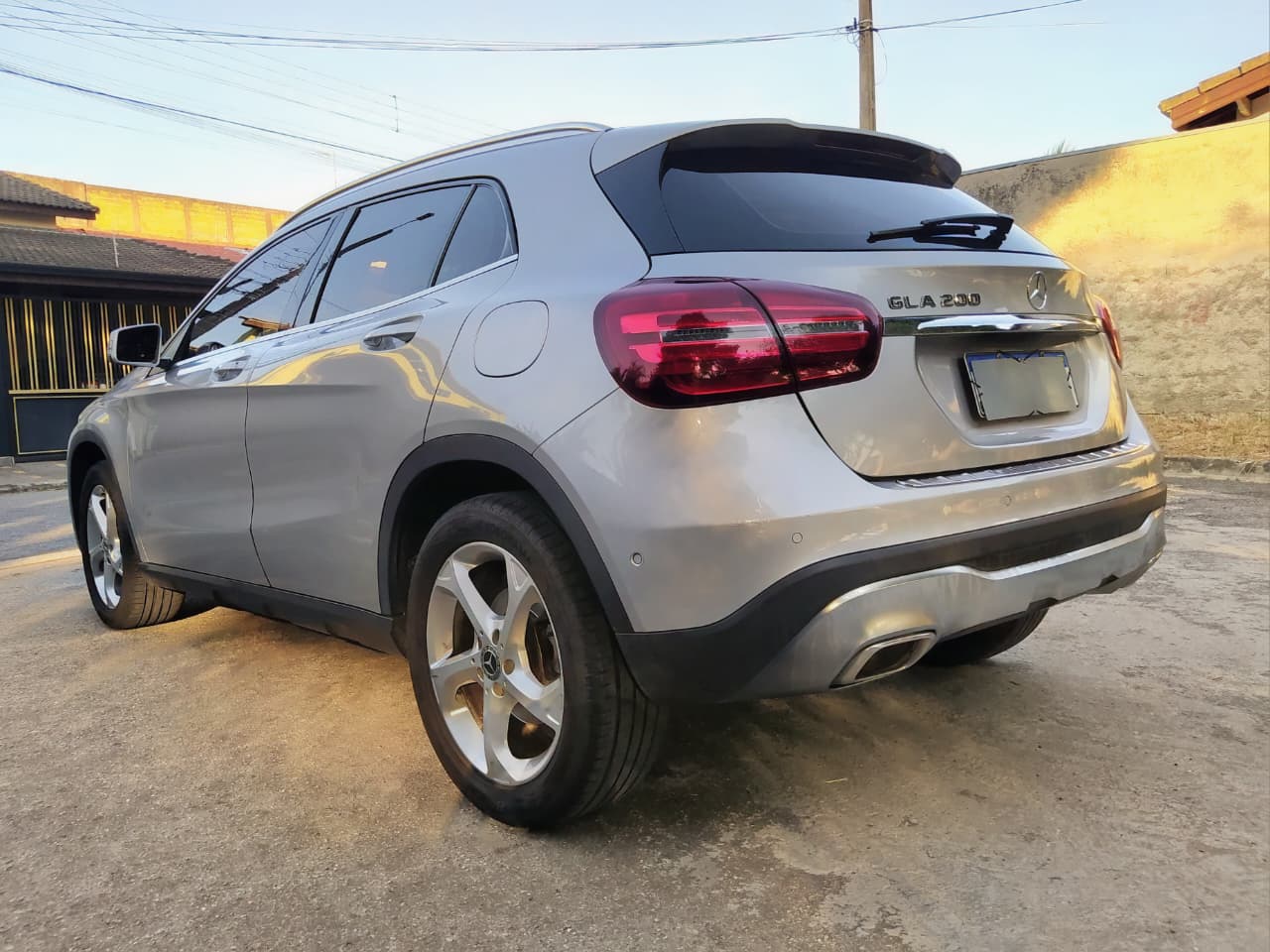 Mercedes GLA 200 2018: Luxo e Performance na Facilita Autos - Imagem 7