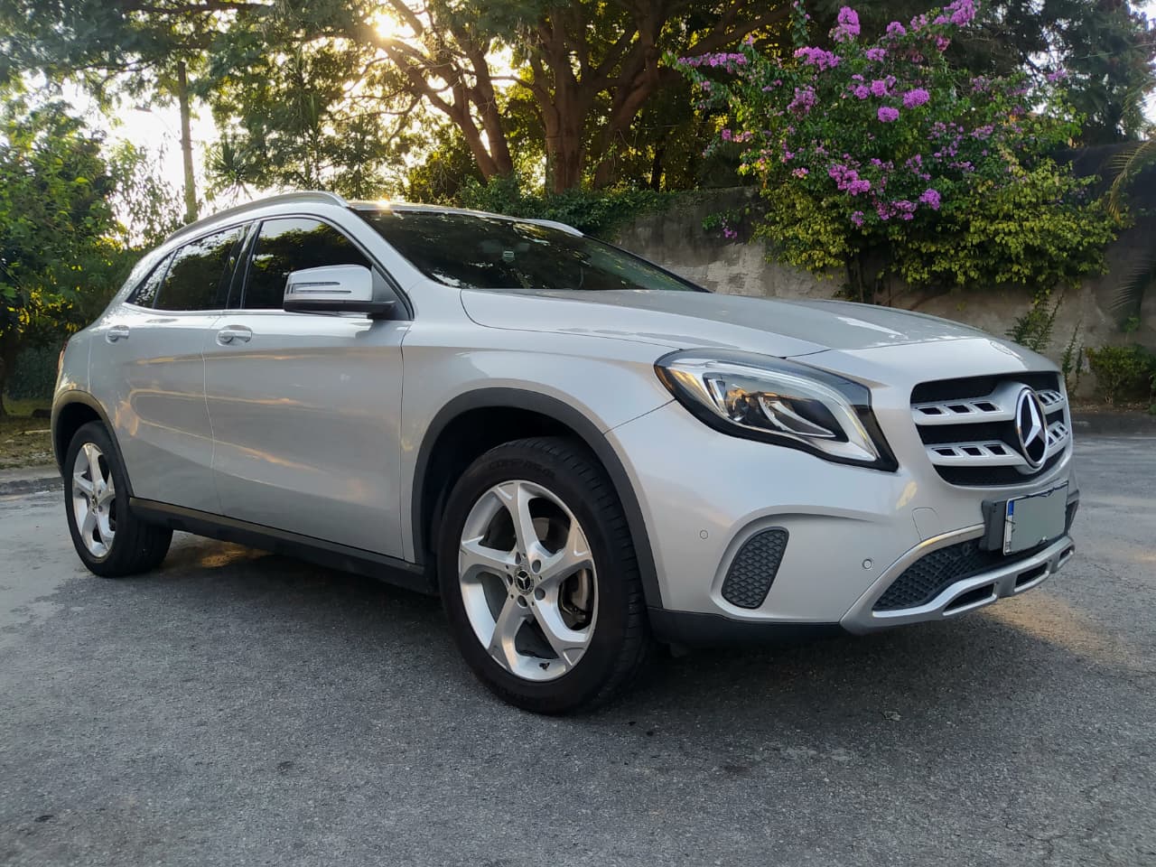 Mercedes GLA 200 2018: Luxo e Performance na Facilita Autos - Imagem 2