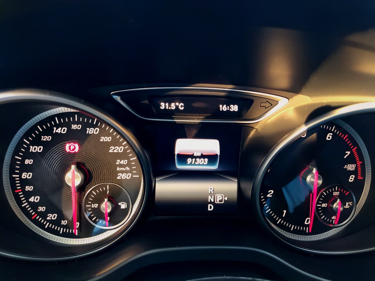 Mercedes GLA 200 2018: Luxo e Performance na Facilita Autos - Imagem 17