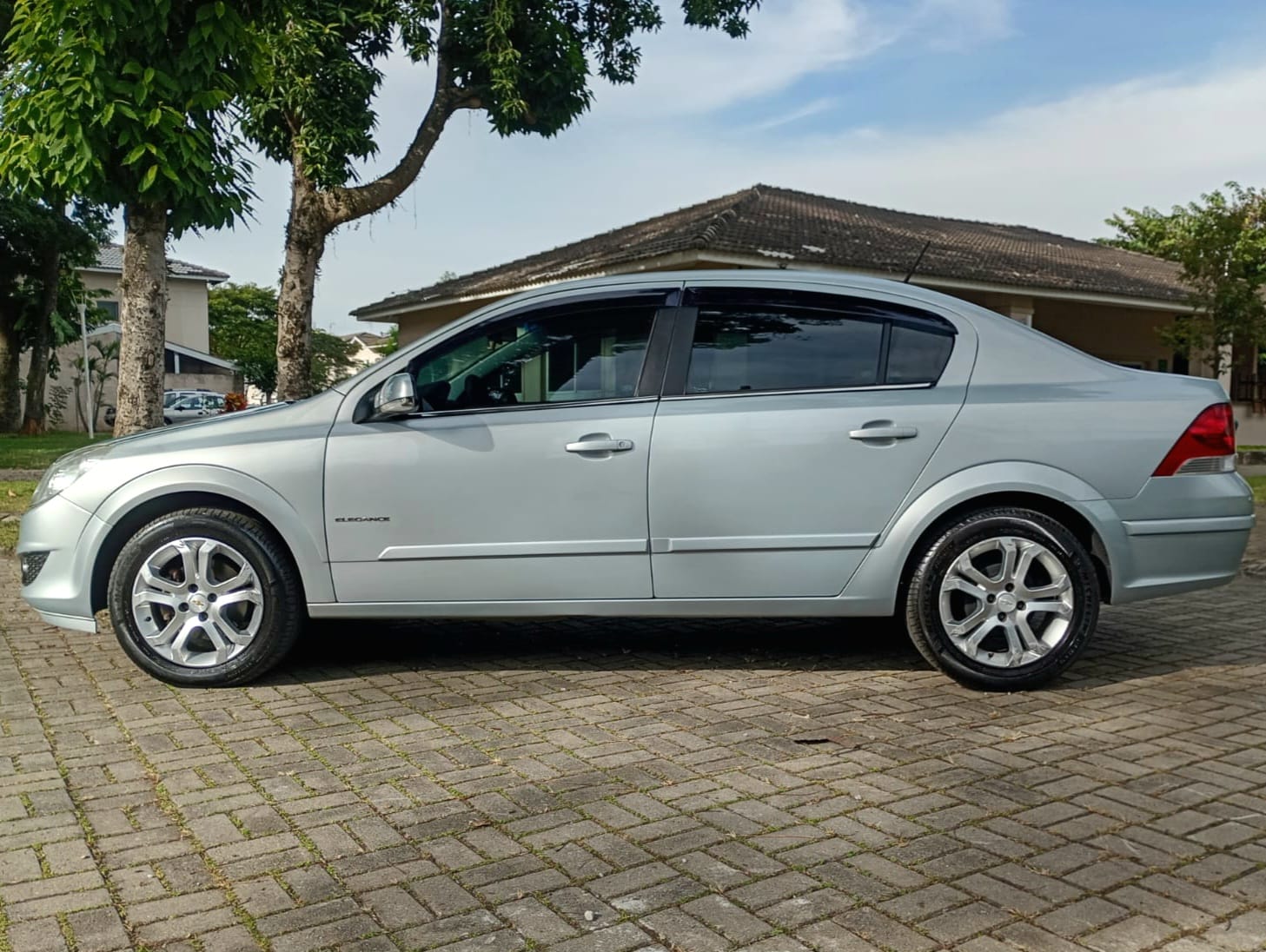 Vectra Sedan Elegance 2.0 Flex 2010 em Jacareí - Imagem 9