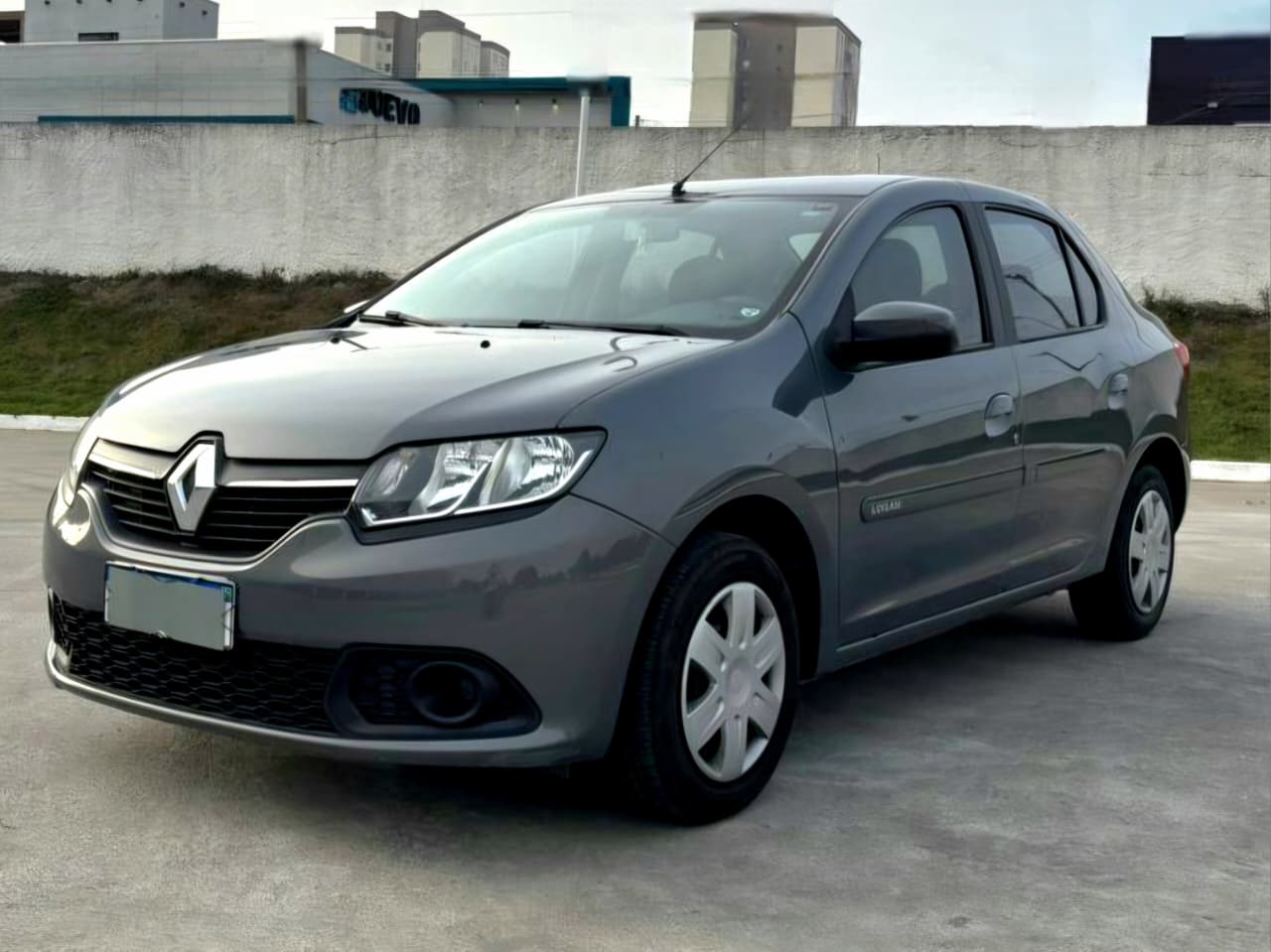 Renault Logan Expression 2015 em Jacareí
