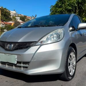 Honda Fit DX 2014 em Jacareí Honda Fit prata 2014 Honda Fit DX manual Interior Honda Fit 2014 Honda Fit revisado Honda Fit com histórico de revisões Honda Fit seminovo em Jacareí Honda Fit com perícia cautelar aprovada