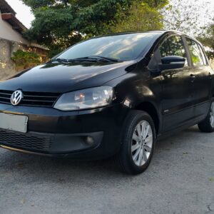 Volkswagen Fox GII 2011 em Jacareí Fox GII preto 2011 completo Volkswagen Fox 1.6 Flex manual Interior Volkswagen Fox GII Fox 2011 revisado em Jacareí Volkswagen Fox com manual e chave reserva Fox GII com perícia cautelar aprovada Volkswagen Fox seminovo em Jacareí