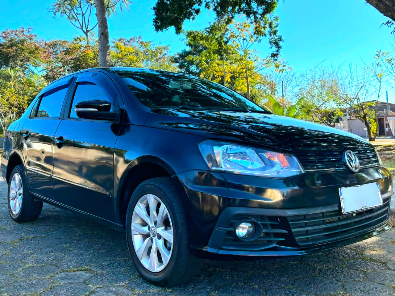 Volkswagen Voyage Comfortline 2017 em Jacareí Voyage Comfortline preto 2017 Volkswagen Voyage manual 2017 Interior Volkswagen Voyage Comfortline Voyage revisado em Jacareí Voyage com manual e chave reserva Volkswagen Voyage com perícia cautelar aprovada Sedã Volkswagen seminovo em Jacareí